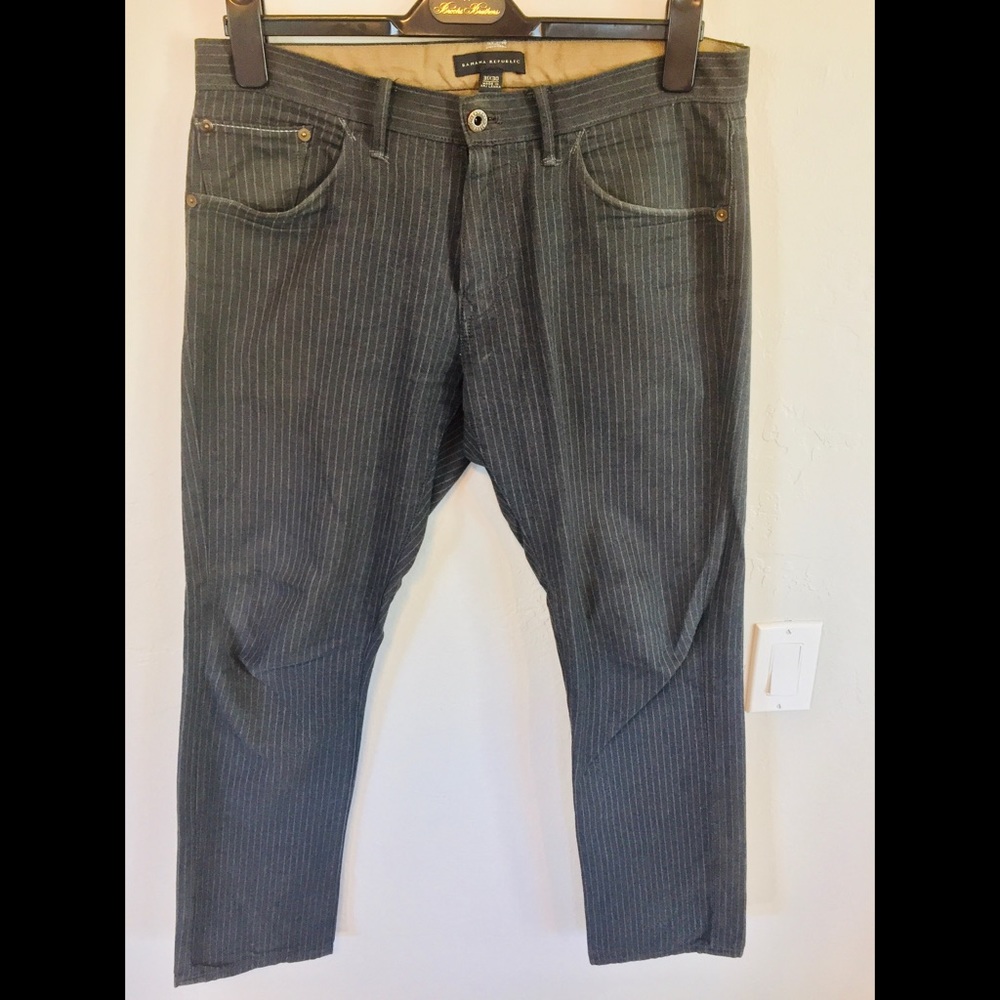 ⭐️BANANA REPUBLIC PINSTRIPE TROUSERS - SLIM FIT⭐️